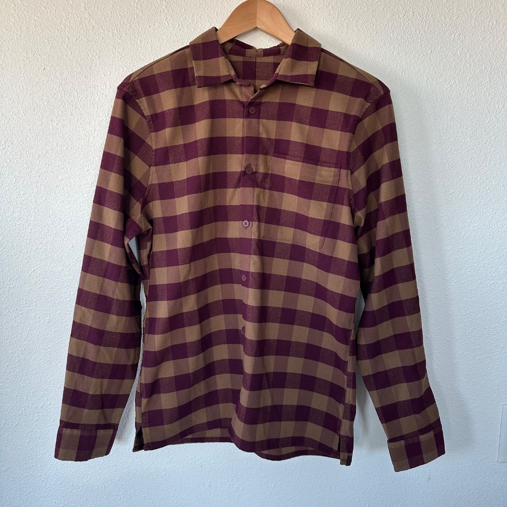 NWOT lululemon Mens Button Down Dress Shirt in Plaid Size Small